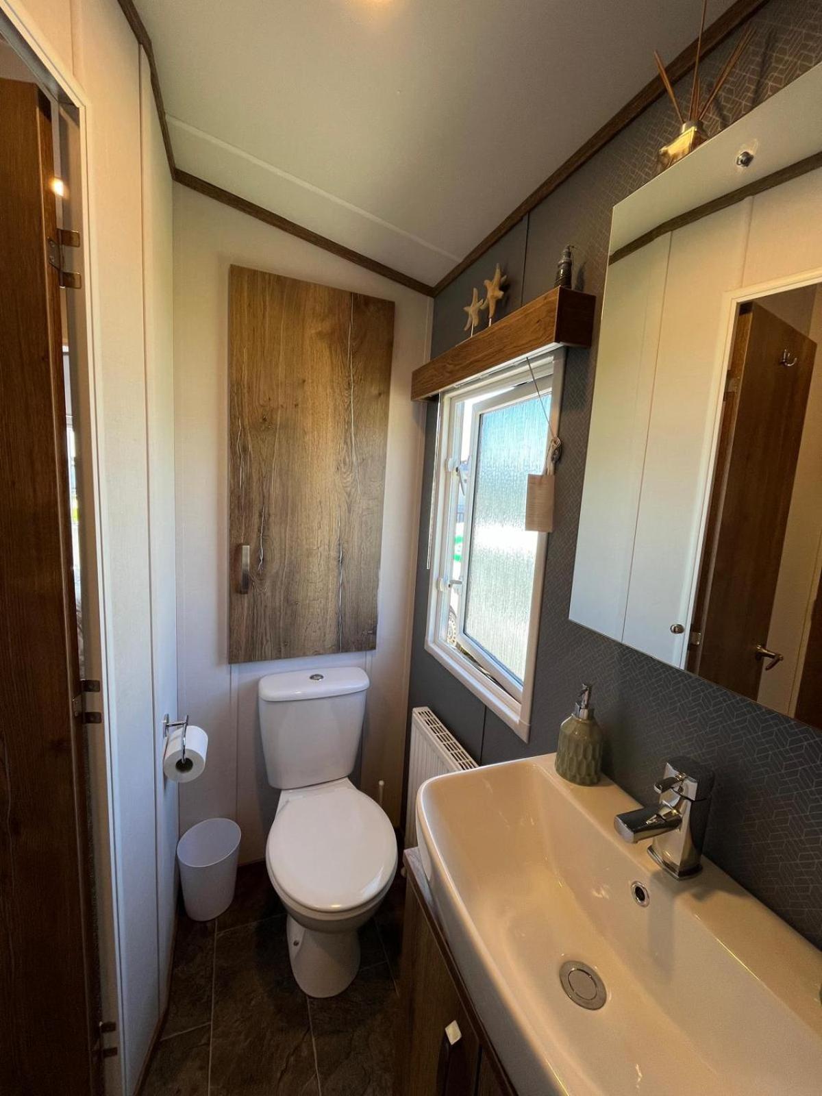 Visma Caravan Llanddwywe Exteriör bild