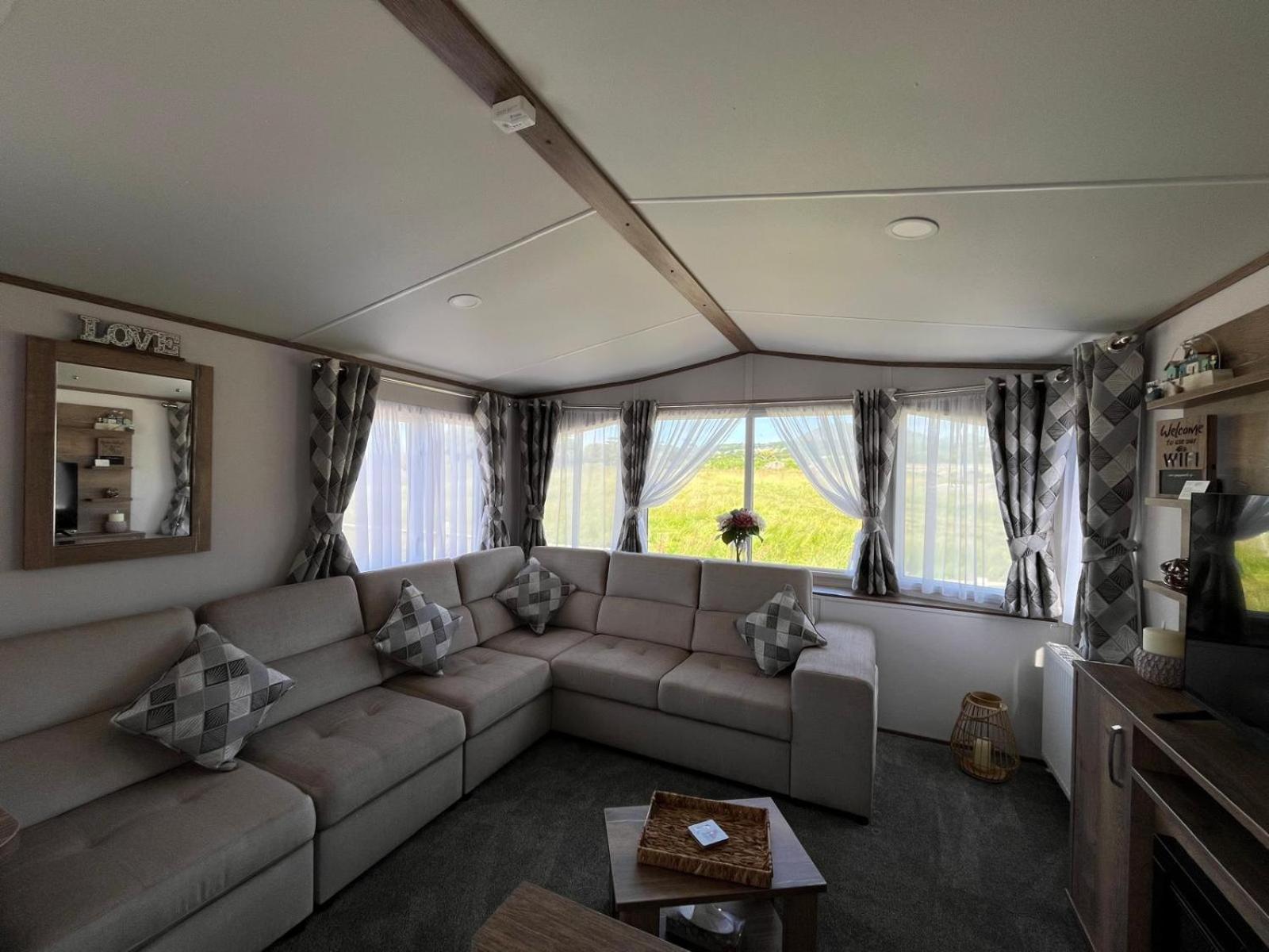 Visma Caravan Llanddwywe Exteriör bild