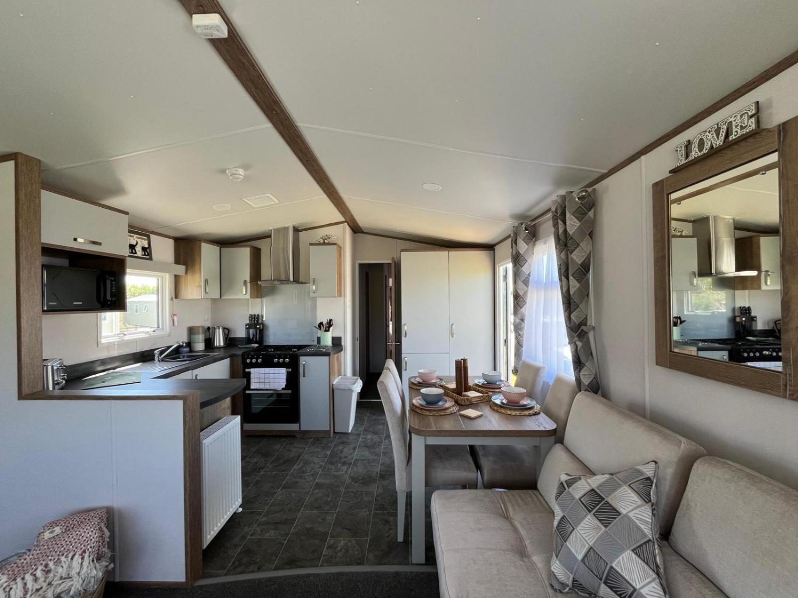Visma Caravan Llanddwywe Exteriör bild