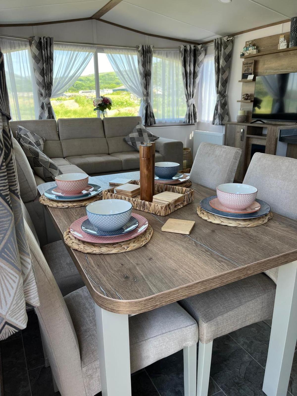 Visma Caravan Llanddwywe Exteriör bild