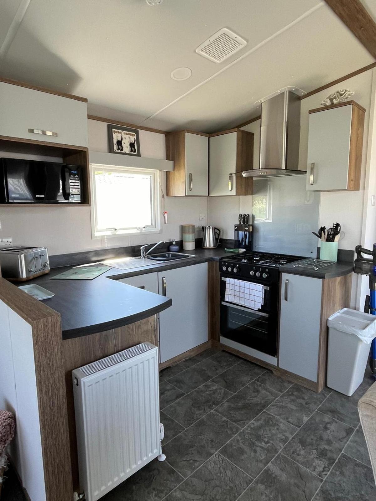 Visma Caravan Llanddwywe Exteriör bild