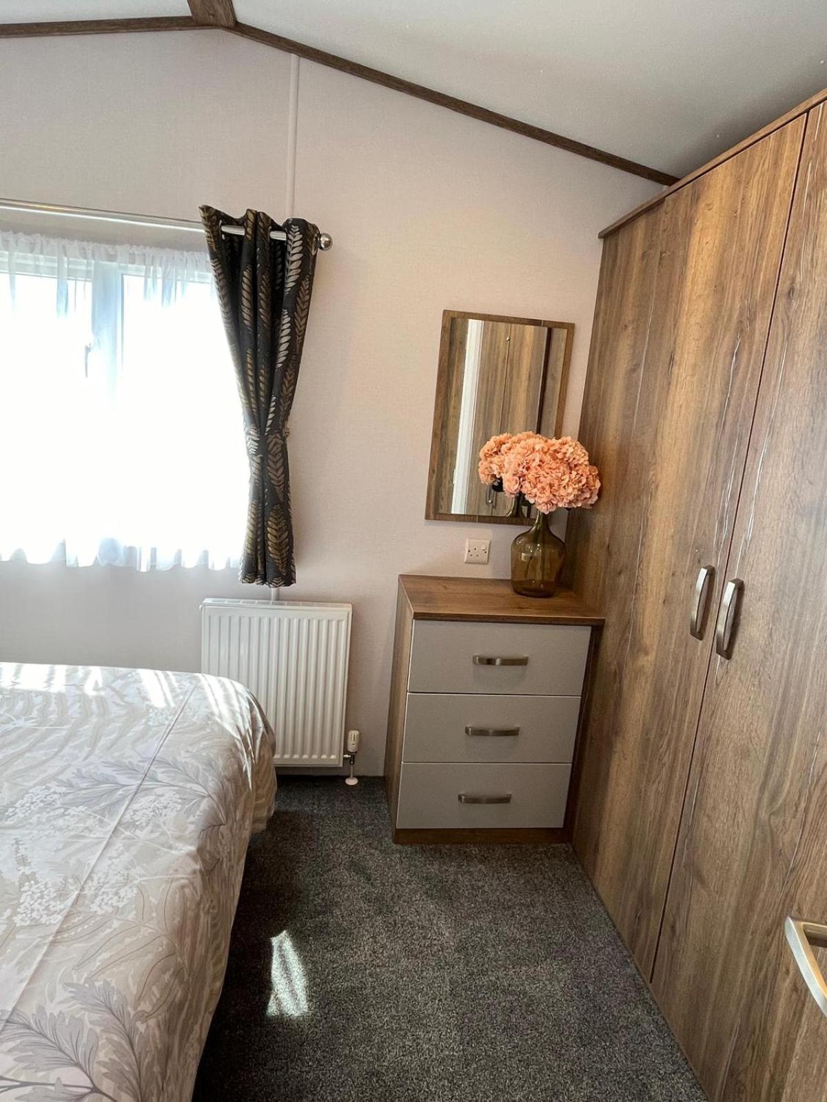Visma Caravan Llanddwywe Exteriör bild