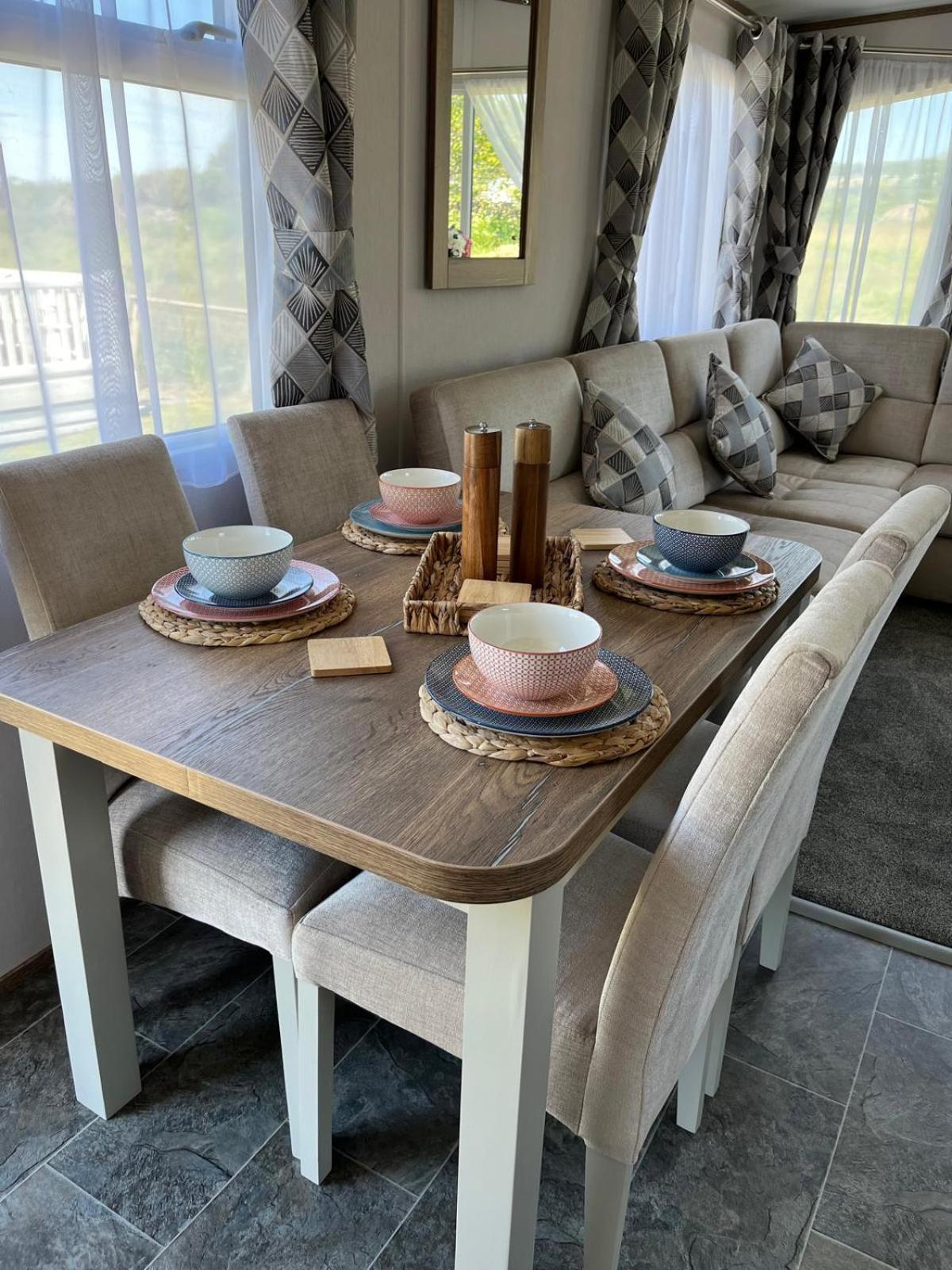 Visma Caravan Llanddwywe Exteriör bild