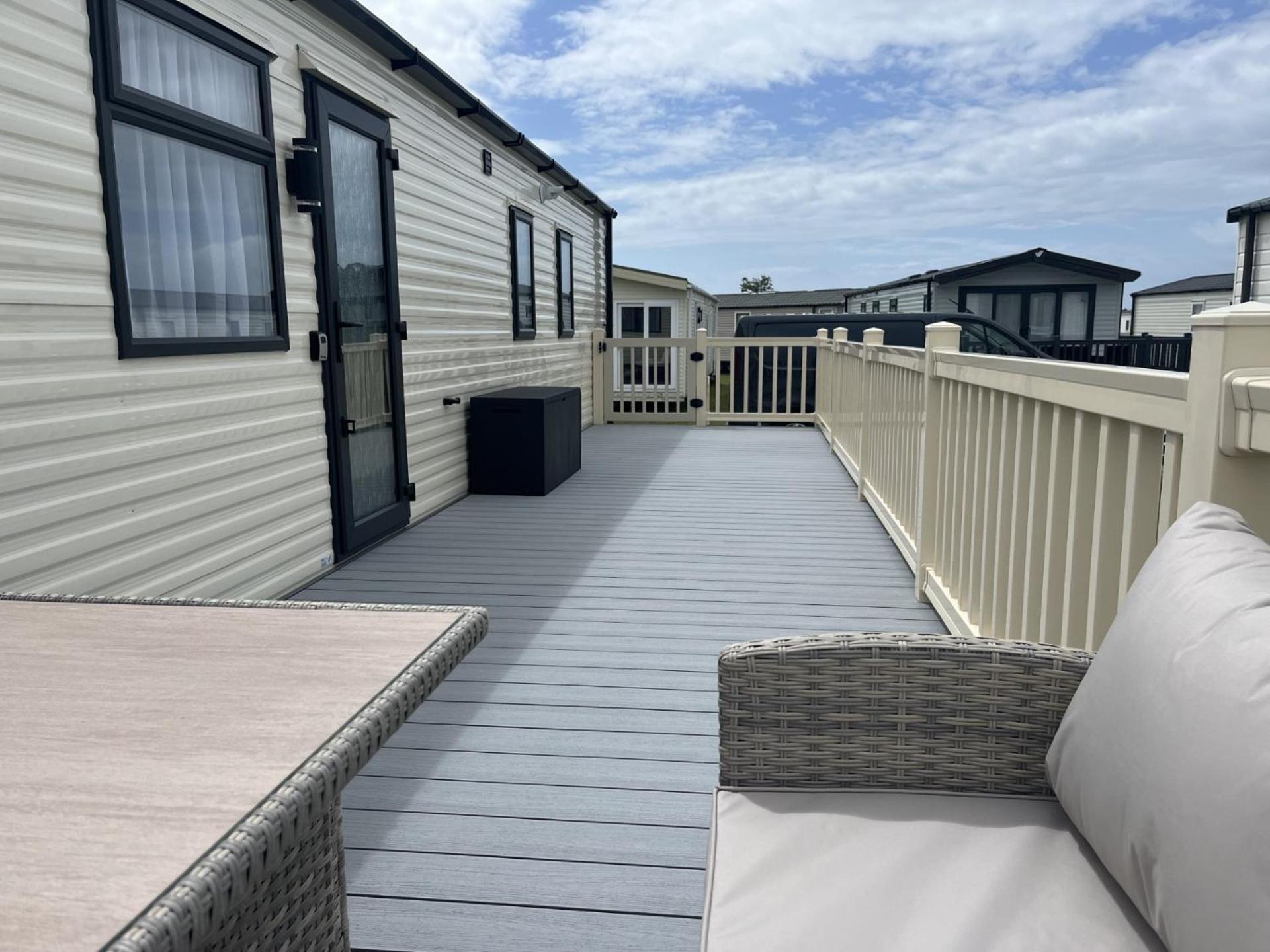 Visma Caravan Llanddwywe Exteriör bild